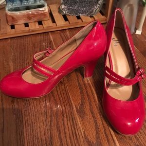 Journee Collection Women's Wendy Pump